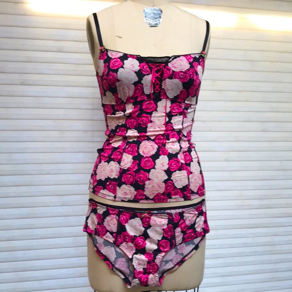 New. Betsy Johnson lingerie set in pink floral size S/M.